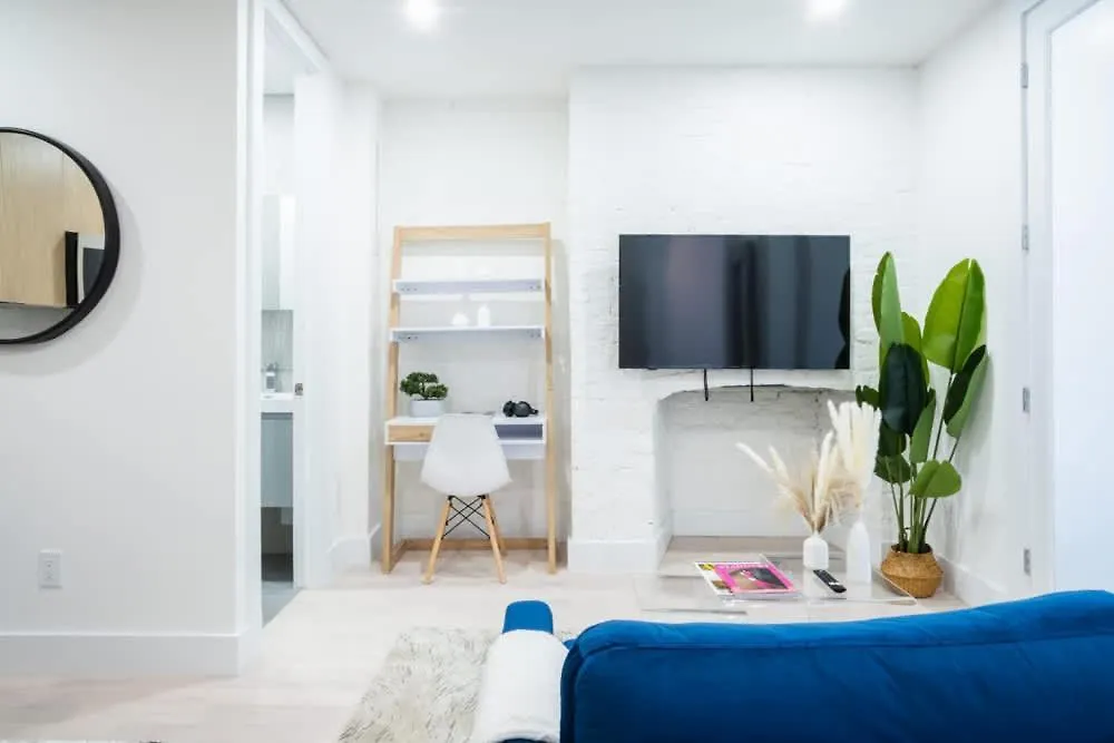 180-2 Brand New 2Br 1Bath East Village elérhetőségei